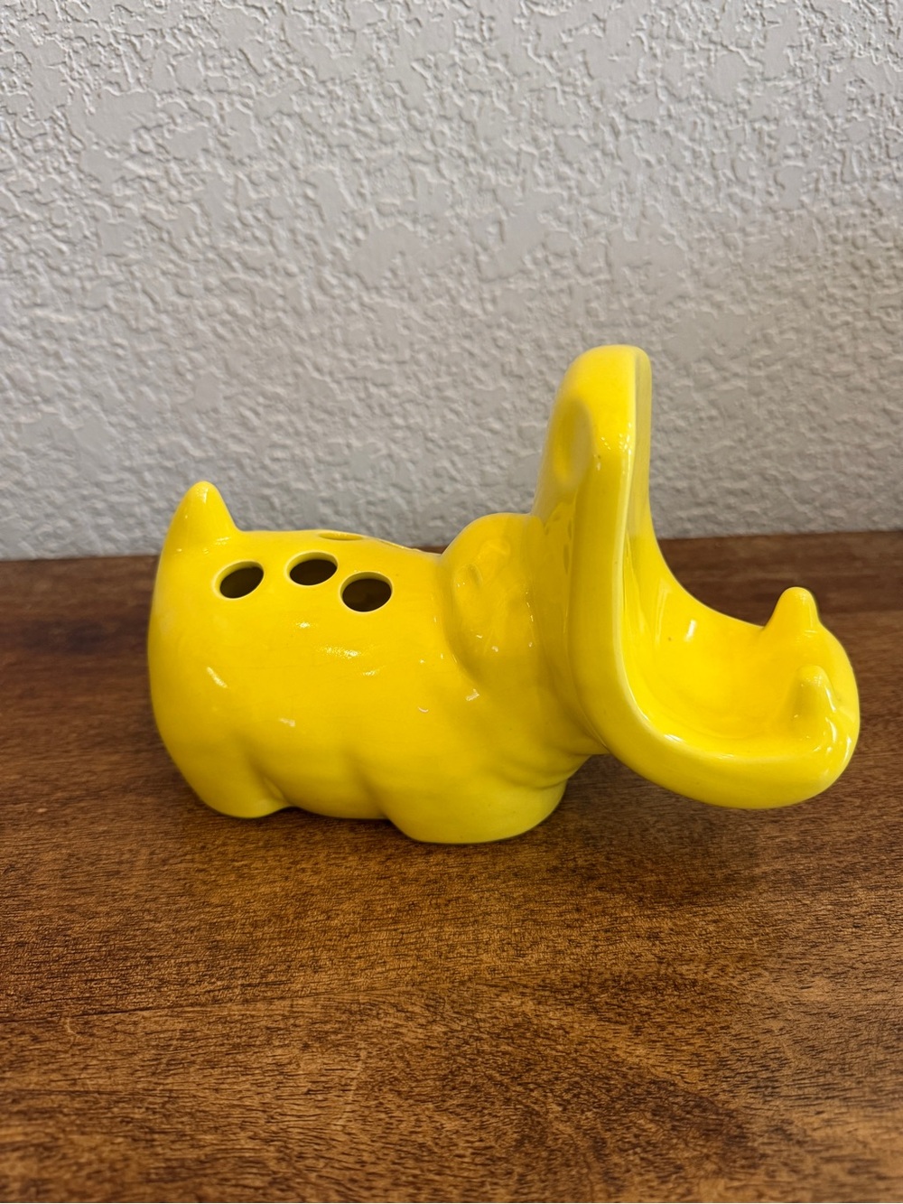 VTG Yellow Hippie House Hippo Ceramic Bath Soap/Toothbrush/Ring Holder MCM